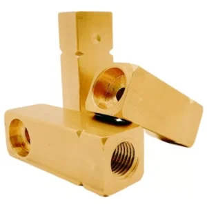 TARUGO PARA POSTO INTERNO CARACTERISTICAS: Tarugo Embutir Alvenaria entrada lateral Para Painéis de Cabeceira produzido em latão que oferece durabilidade permanente desde que instalada por um profissional. ESPECIFICAÇÕES: Fabricado de acordo com as normas técnicas da ABNT. MATERIAL: Latão ORIGEM: Nacional MEDIDA: 48mm rosca 1/4 NPT